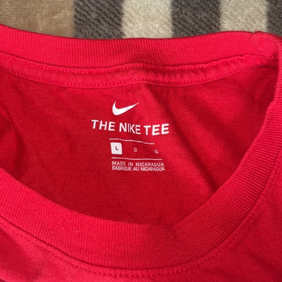 🔥🔥NIKE SHIRT🔥🔥 - Picture 3 of 3